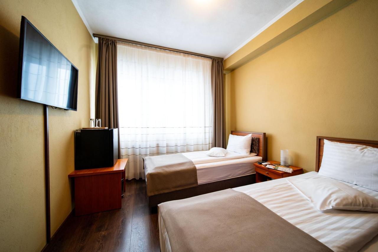 Areo Hotel & Restaurant Bradesti Екстер'єр фото