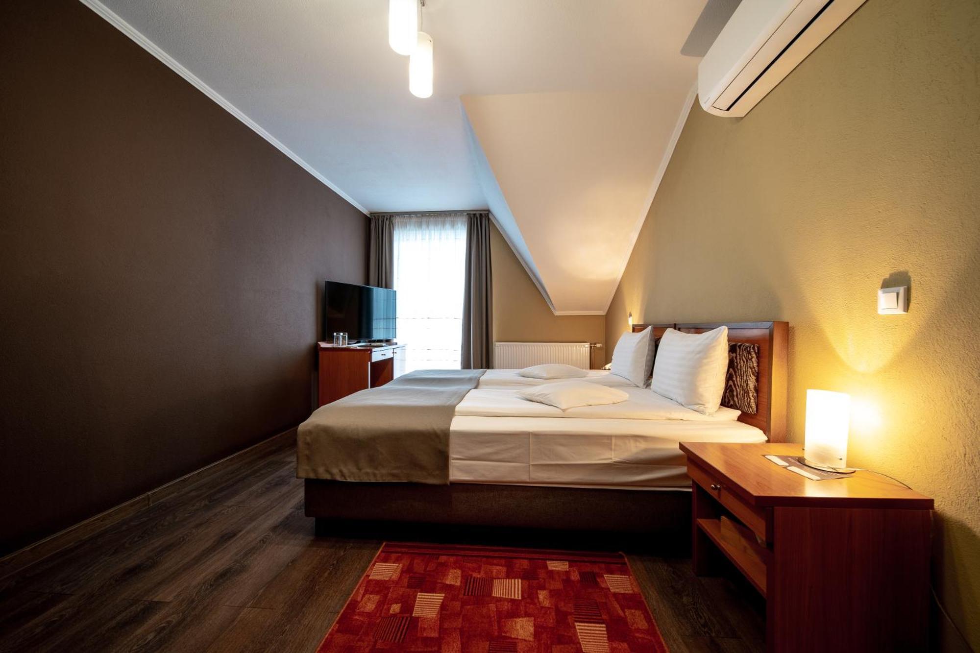 Areo Hotel & Restaurant Bradesti Екстер'єр фото