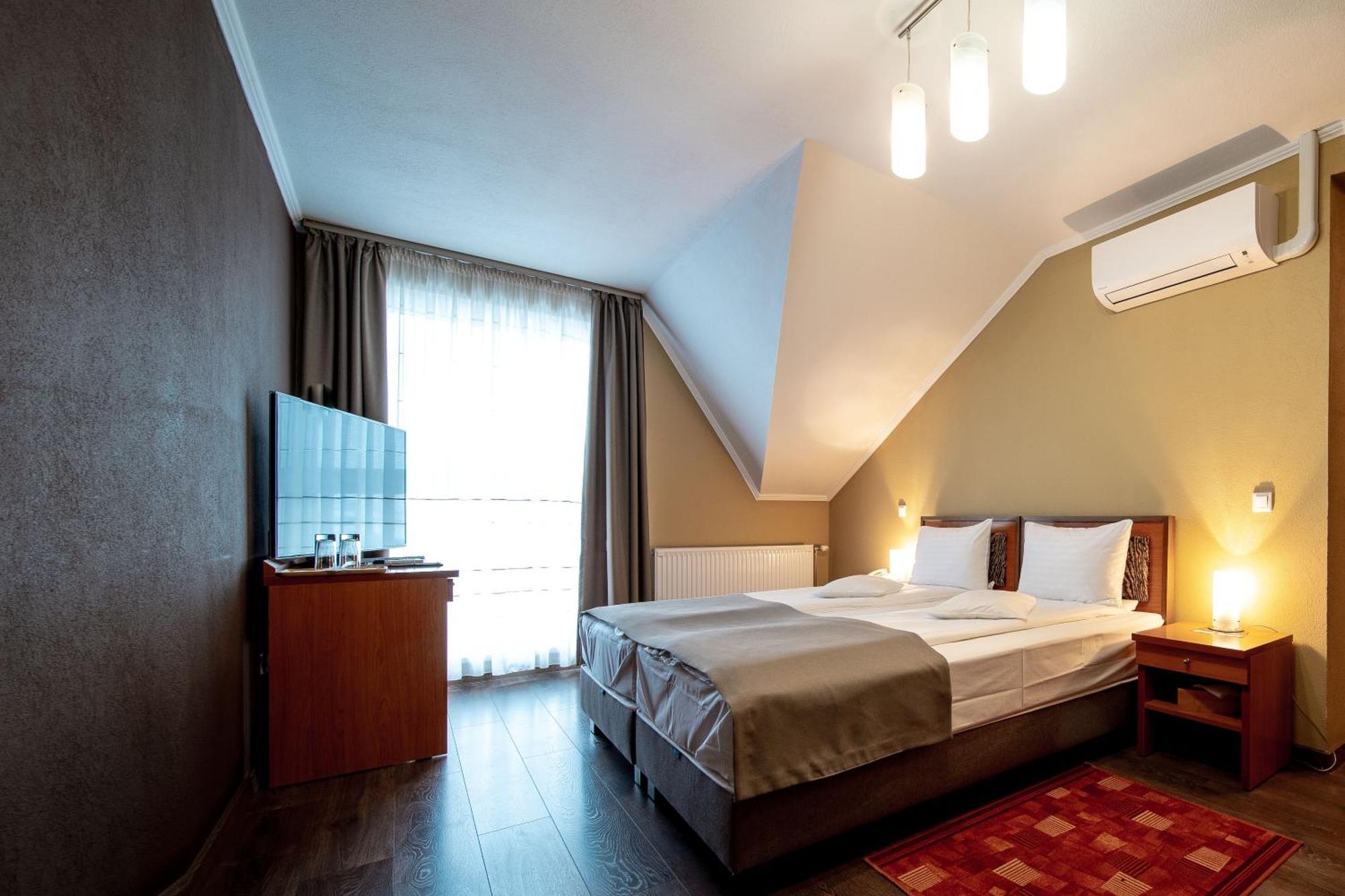 Areo Hotel & Restaurant Bradesti Екстер'єр фото