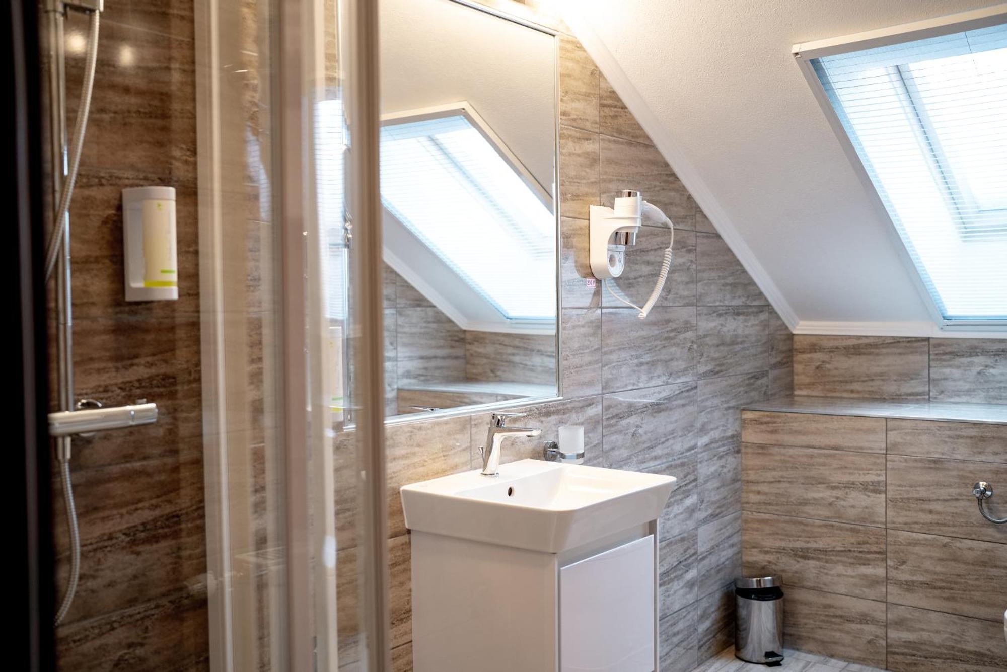 Areo Hotel & Restaurant Bradesti Екстер'єр фото