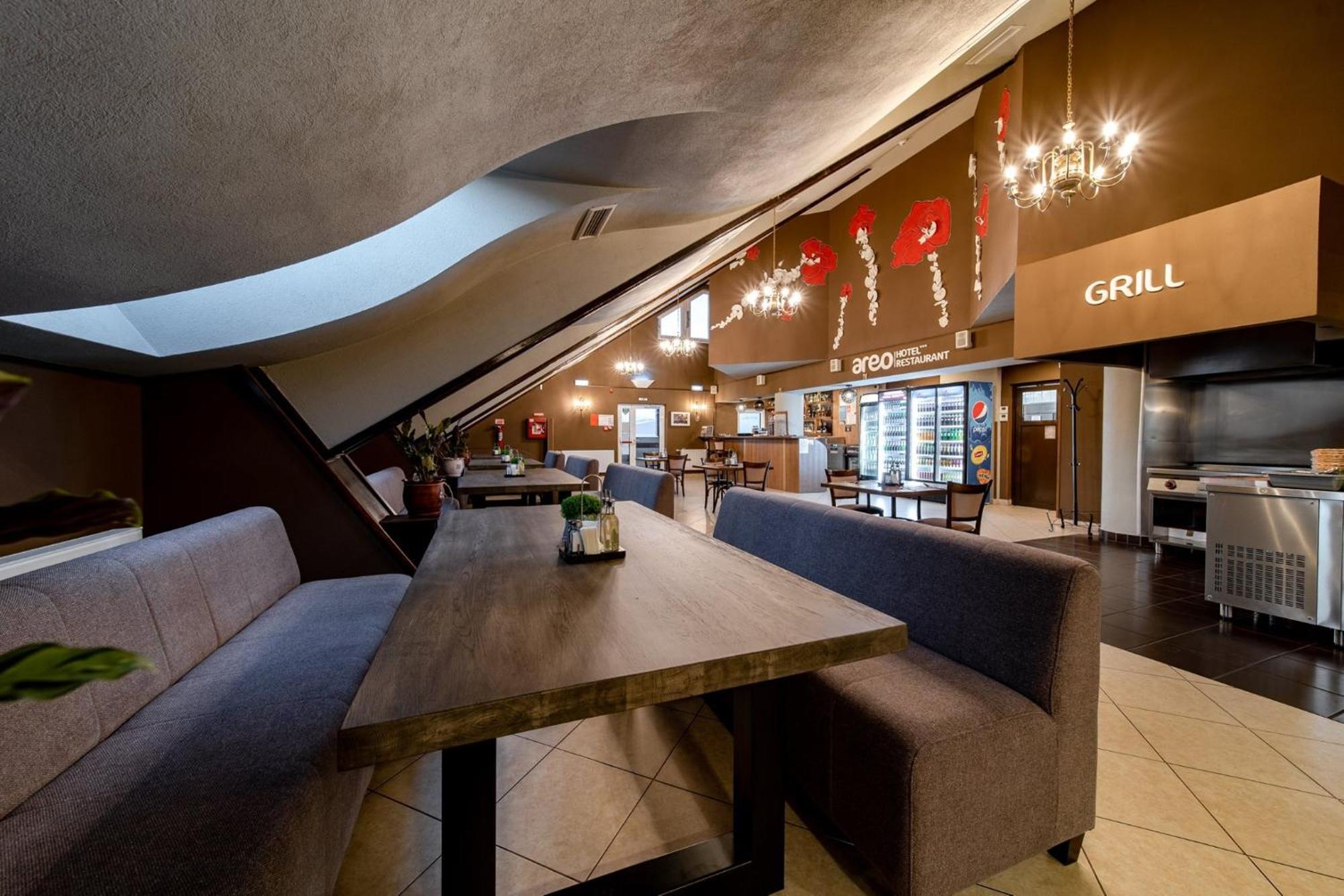Areo Hotel & Restaurant Bradesti Екстер'єр фото